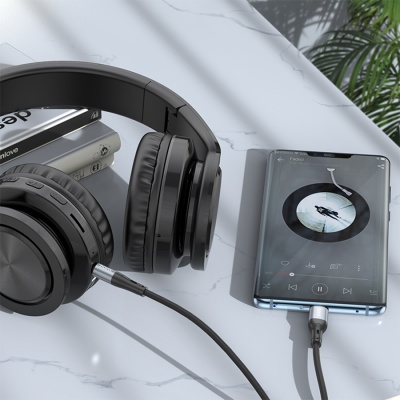 Аудиокабель HOCO UPA22 AUX Jack 3,5 (m) - Type-C (m), 1 м, черный