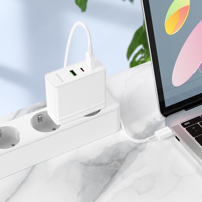 Сетевое зарядное устройство BOROFONE BN11 Imperial 1xUSB + 2xUSB-C с Кабелем Type-C - Type-C, 100W, белый