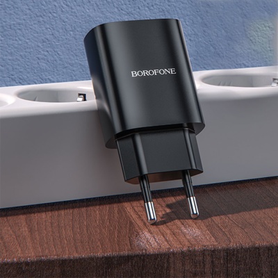 Сетевое зарядное устройство BOROFONE BN1 Innovative 1xUSB с Кабелем USB - Lightning, 2.1A, черный