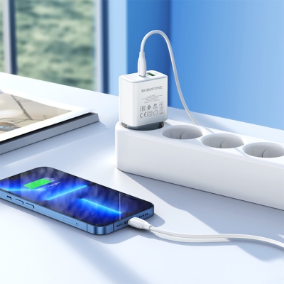 Сетевое зарядное устройство BOROFONE BA67A 1xUSB + 1xUSB-C с Кабелем Type-C - Lightning, 20W, белый