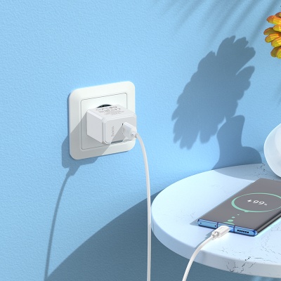 Сетевое зарядное устройство HOCO CS11A Ocean 1xUSB, 2.1A, белый