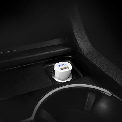 Автомобильное зарядное устройство HOCO Z2A, 2xUSB с Кабелем USB - Lightning, 2.4A, белый